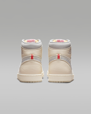 Air Jordan 1 Retro High OG Men's Shoes. Nike JP